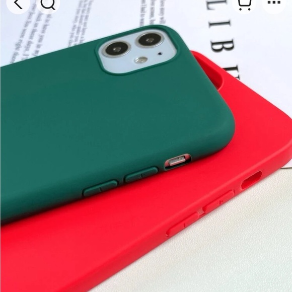 NWT 2 pack red & green phone cases. Both are 12 pro max great for the holidays🎄 - Picture 3 of 3